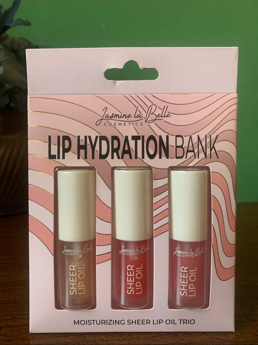 NWOT Jasmine La Belle Lip Hydration Bank